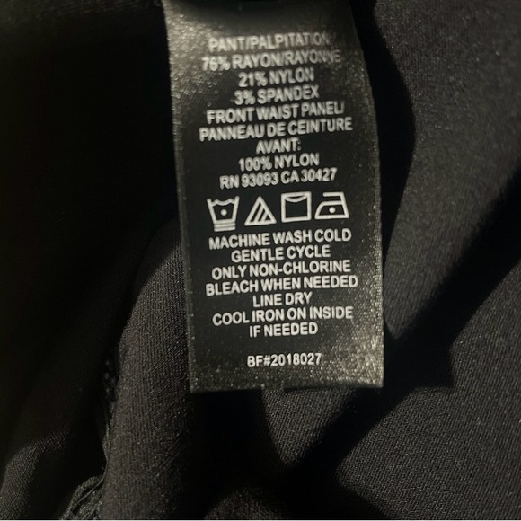 Nic and Zoe pull up stretch - Picture 3 of 4